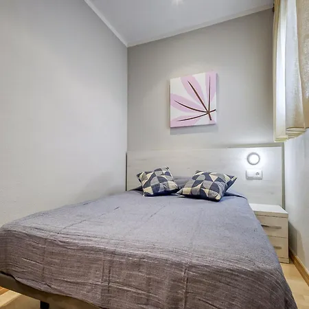 Apartment In With Beachfront Access *