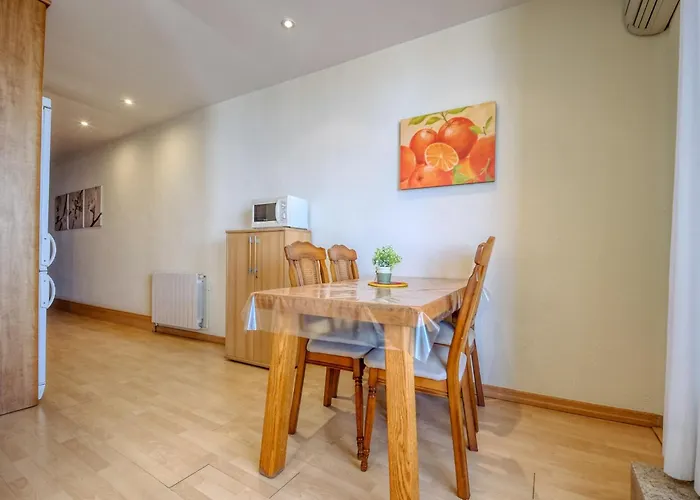 In With Beachfront Access Apartment Roses