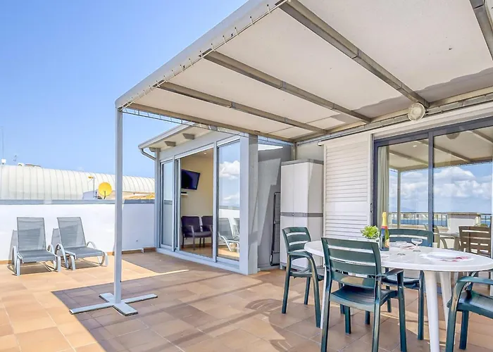 In With Beachfront Access Apartment