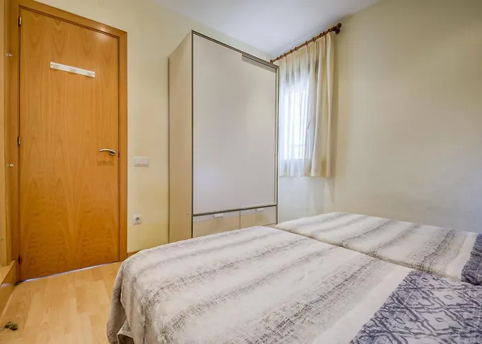 Apartment In With Beachfront Access *