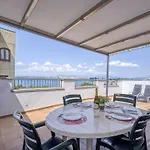 In With Beachfront Access Appartamento Roses